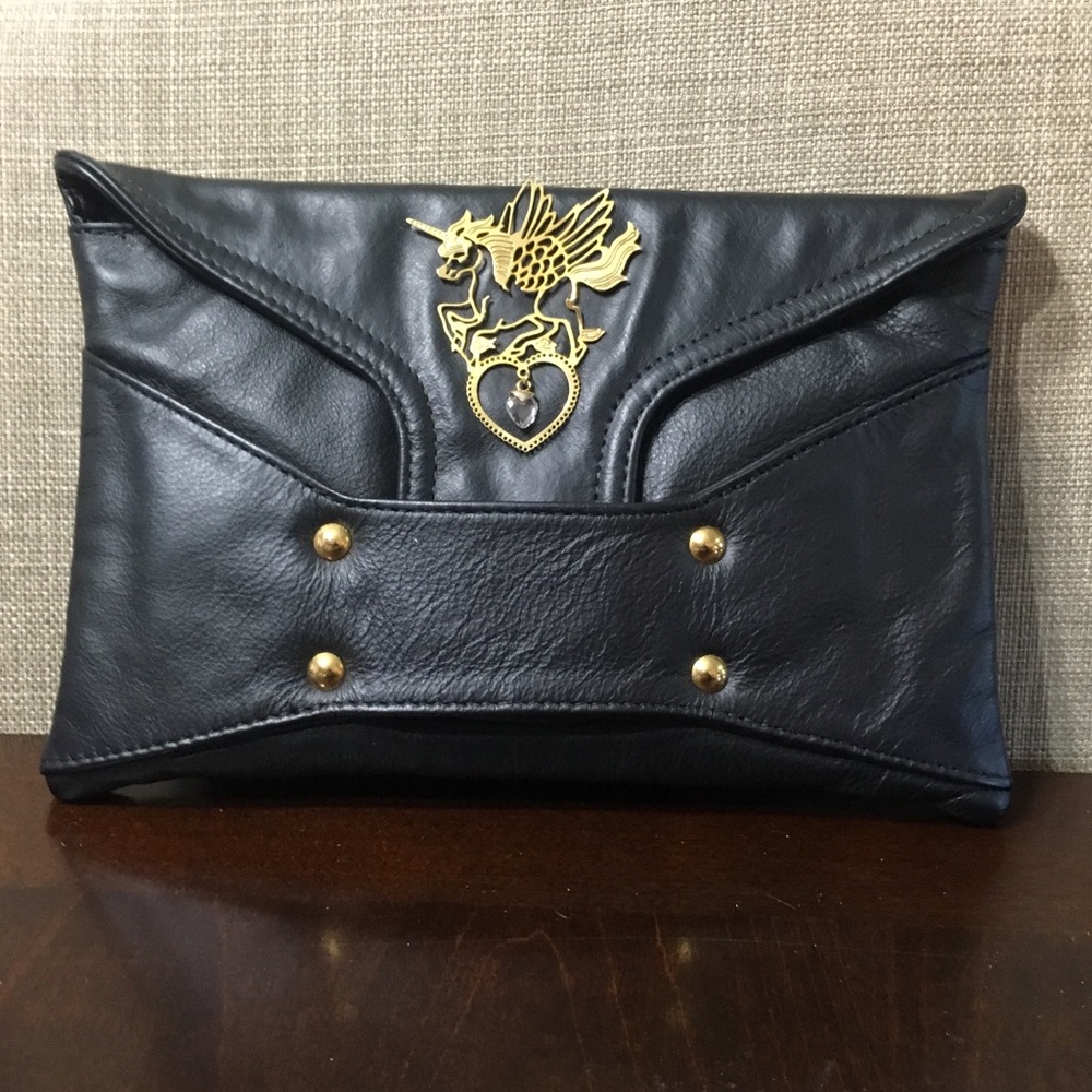 nOir Envelope Clutch